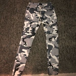 Camo baggy pants